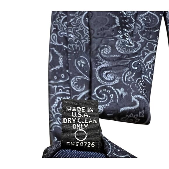 TOM JAMES Men's 100% Silk USA Tie Blue/Silver Paisley - Picture 2 of 9